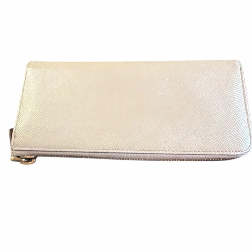 Prada Pale Pink Leather Zip Continental Wallet with Gold Hardware - Picture 2 of 5